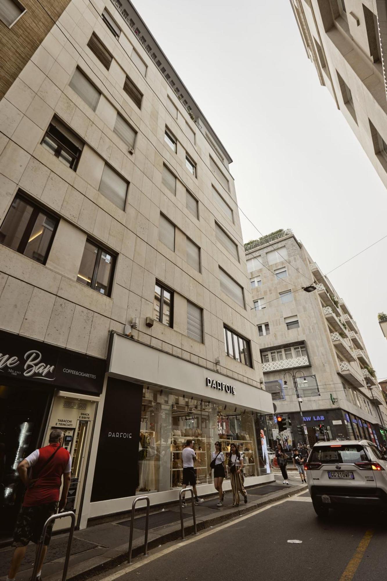 Duomo Cityview Grand Suites Milan Bagian luar foto