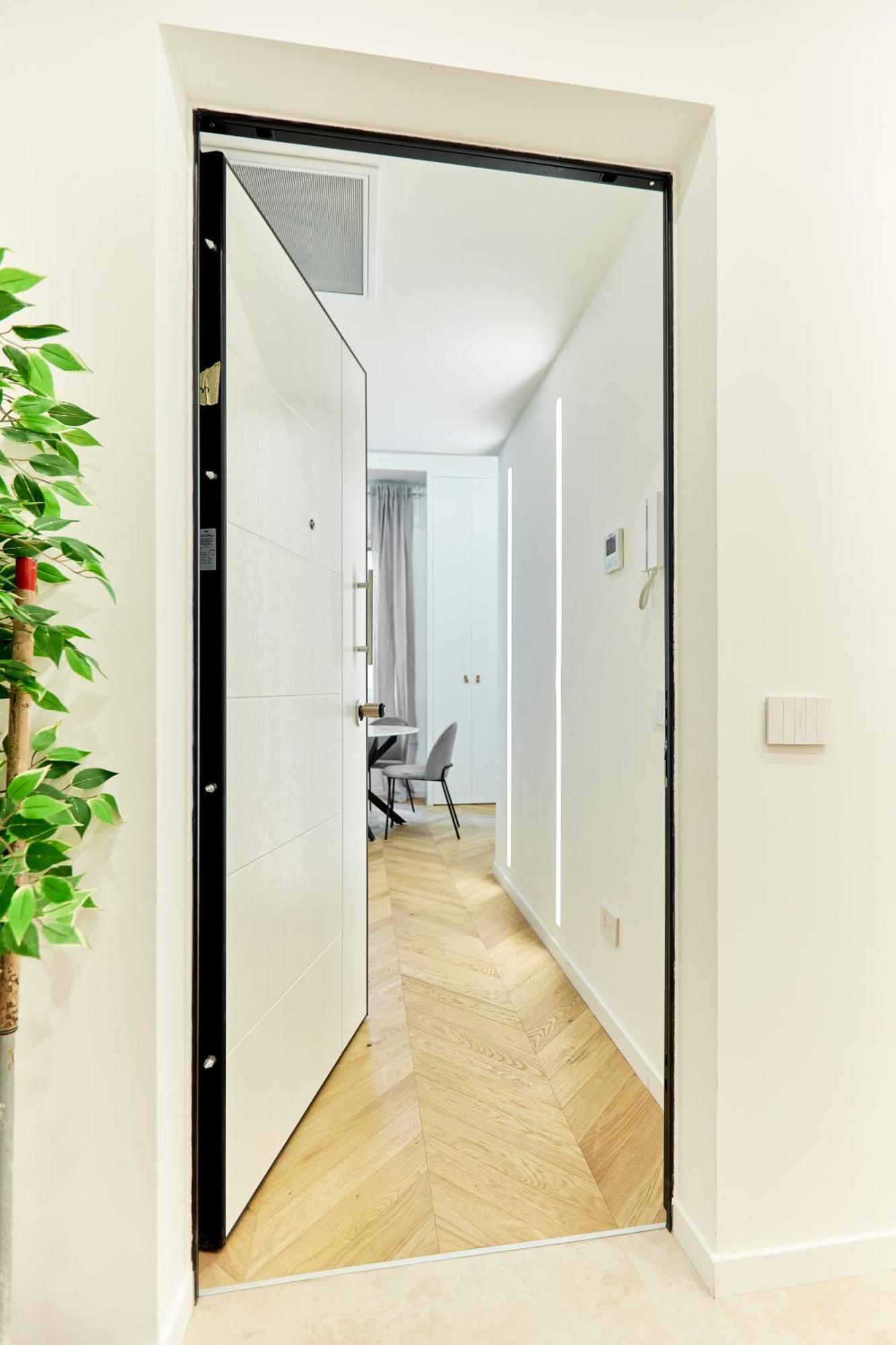 Duomo Cityview Grand Suites Milan Bagian luar foto